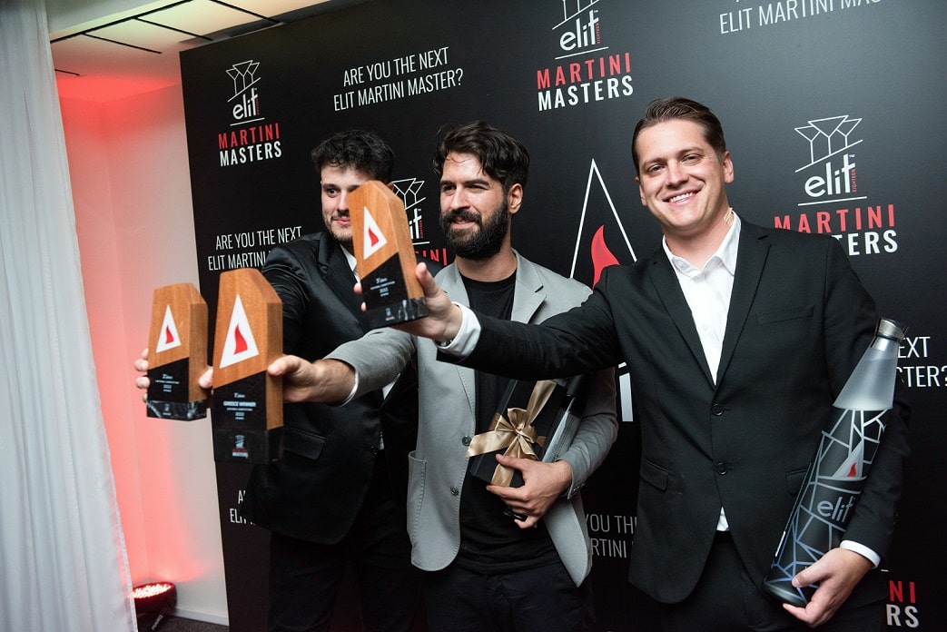 O Κώστας Ματιάτος, ο Έλληνας νικητής του elit Martini Masters με τους δύο finalist, Αλέξανδρο Φίνο & Αντώνη Τσακνάκη
