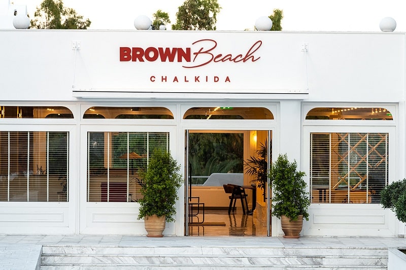 Πρόταση για το 3ημερο της 28ης Οκτωβρίου: Brown Beach Chalkida - FlagInLife