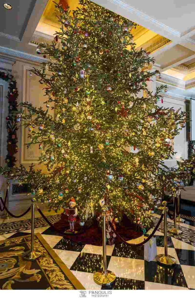 Το ξενοδοχείο Μεγάλη Βρεταννία γιόρτασε την έναρξη της εορταστικής περιόδου με τη φωταγώγηση του χριστουγεννιάτικου δέντρου - FlagInLife