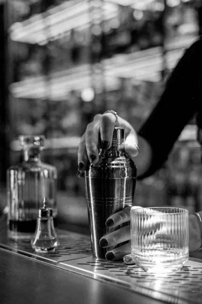 Abbey Kitchen Bar: Ένα μπαρ που αναγεννήθηκε μέσα από τις στάχτες του - FlagInLife