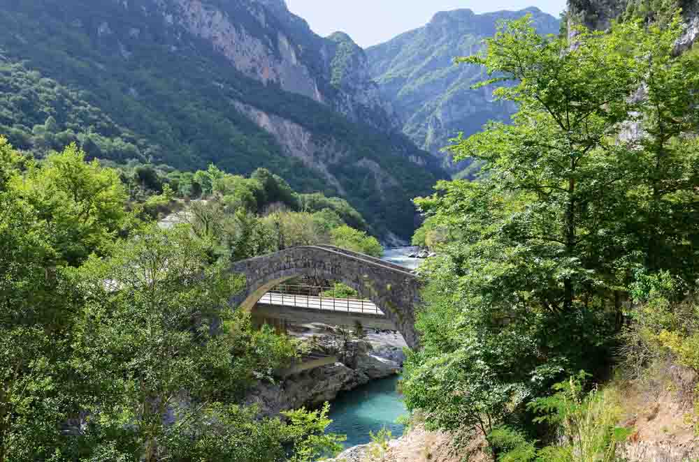 Η πεζοπορία στα Τζουμέρκα υπόσχεται πρωτόγνωρες εμπειρίες - FlagInLife