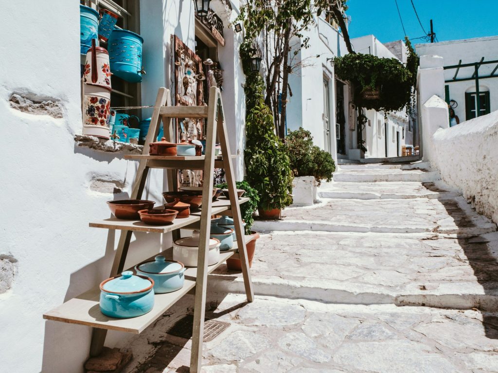 Αμοργός: Το κυκλαδίτικο νησί που σε μαγεύει με την αυθεντικότητα του 7 Αμοργός: Το κυκλαδίτικο νησί που σε μαγεύει με την αυθεντικότητα του - FlagInLife
