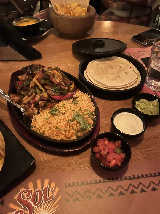 Balero: Μεξικάνικη γευστική εμπειρία στη Νέα Ερυθραία - FlagInLife