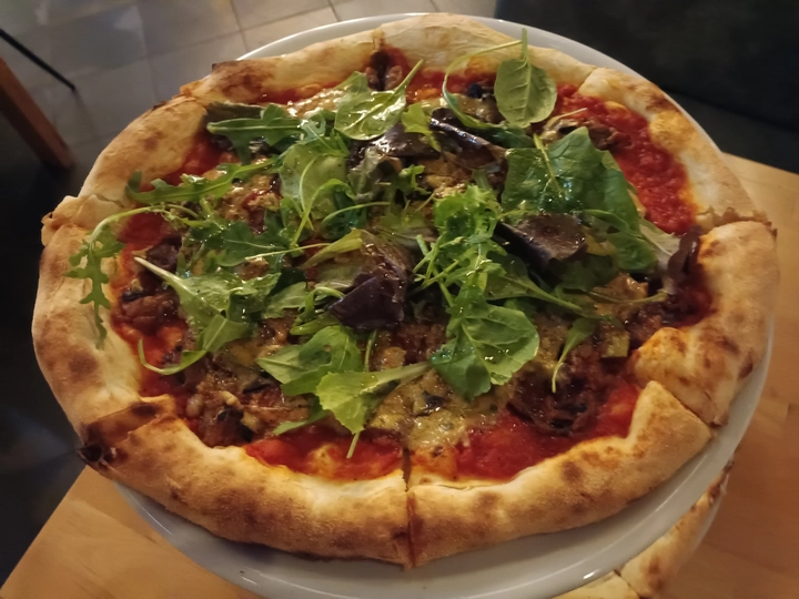 K2 pizza bar: Ναπολιτάνικη pizza και cocktails στα Πετράλωνα - FlagInLife