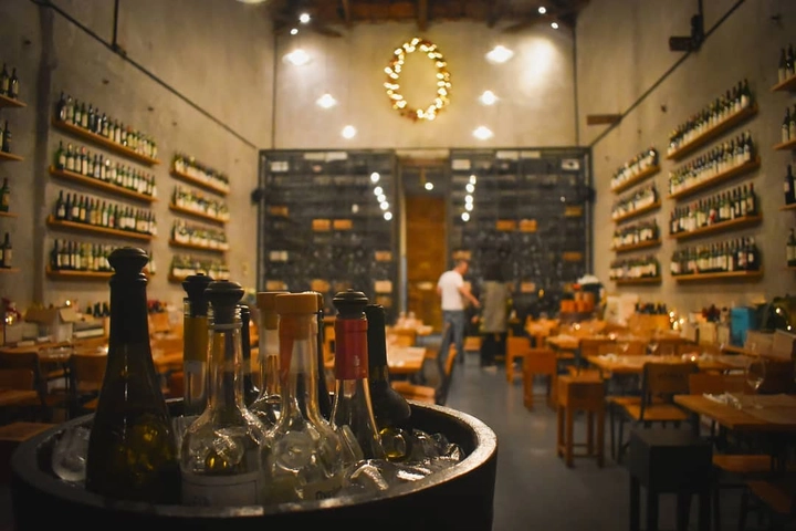 3 wine bars στην Αθήνα που αξίζει να επισκεφτείτε - FlagInLife
