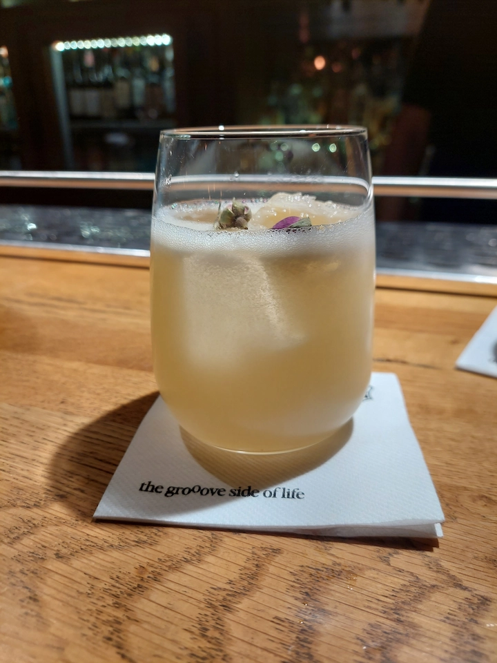 Grooove Bar Βόλος cocktail