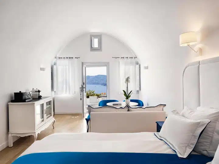 Το Katikies Santorini στη λίστα των T + L 500 καλύτερων ξενοδοχείων στον κόσμο του Travel + Leisure για το 2024 - FlagInLife