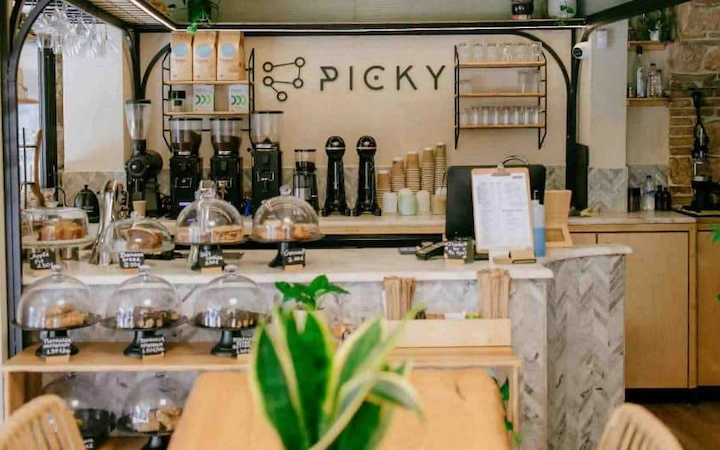 Ο εσωτερικός χώρος του Picky Brunch & Specialty Coffee 