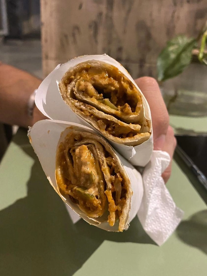 Στο Vickys στα Εξάρχεια για vegan λιβανέζικο street food - FlagInLife