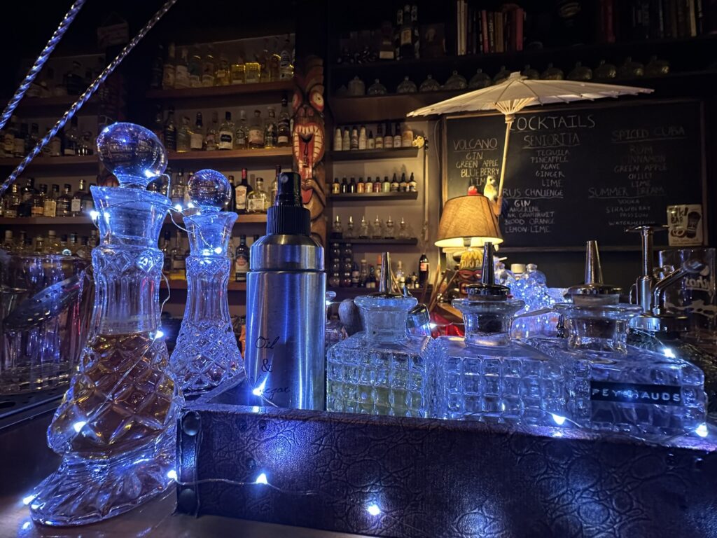 Le Coq tail mix bar Cafe & Cocktail Bar. Στα ψηλά της Νύφης του Θερμαικού. - FlagInLife