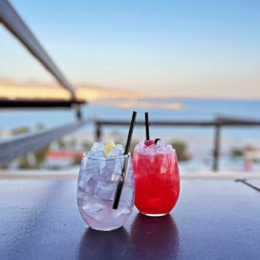 4 bars με απολαυστικά cocktails στον Πειραιά - FlagInLife