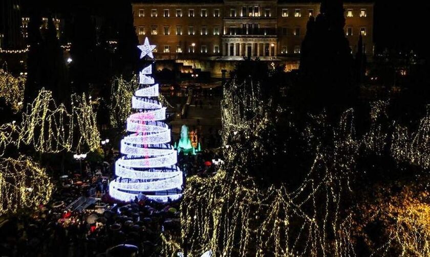 Μια περιπλάνηση στην Αθήνα των Χριστουγέννων και του πάντα - FlagInLife