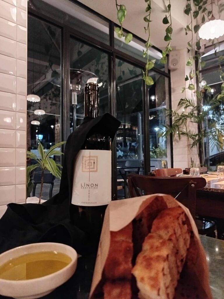 ΦΟΙΝΟ – Ένα φίνο wine bistro στην πόλη της Καλαμάτας - FlagInLife