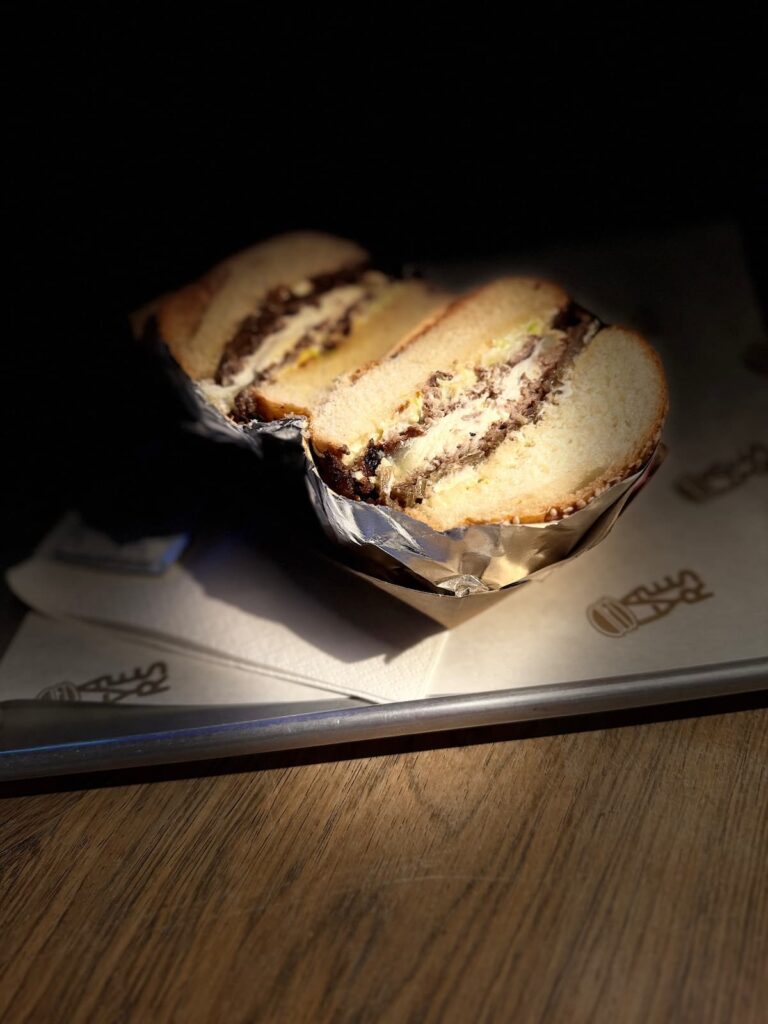 Layers Burger: Το αυθεντικό smashed burger των βορείων προαστίων - FlagInLife