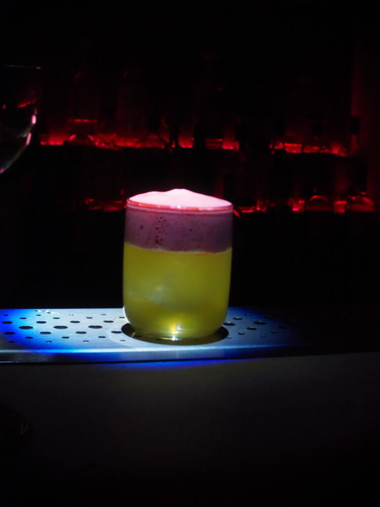 Bonnot – Ένα μοντέρνο, Old School bar - FlagInLife