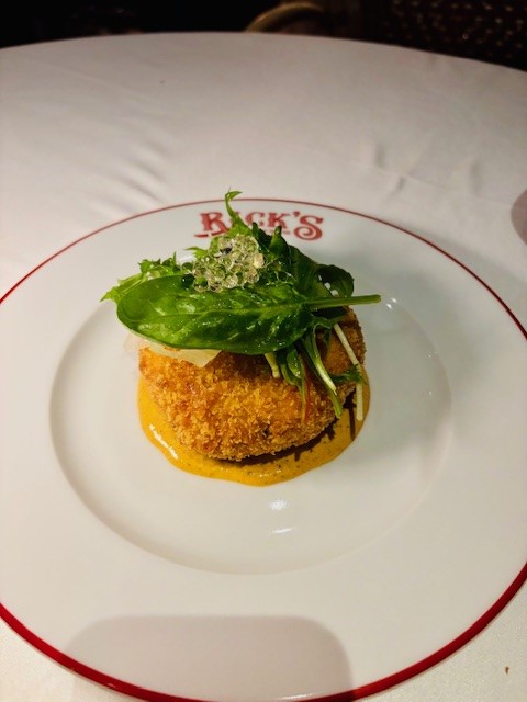 Ricks Steakhouse: Υψηλές επιδόσεις με ιδιαίτερο ατμοσφαιρικό background - FlagInLife