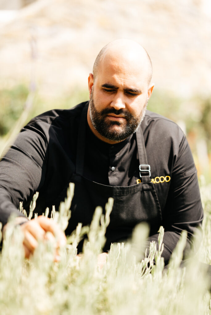 Yevo – Bill & Coo: Και μόνο η παρουσία του Άγγελου Μπακόπουλου, επιβάλλει την επίσκεψη! 1 Yevo – Bill & Coo: Και μόνο η παρουσία του Άγγελου Μπακόπουλου, επιβάλλει την επίσκεψη! - FlagInLife