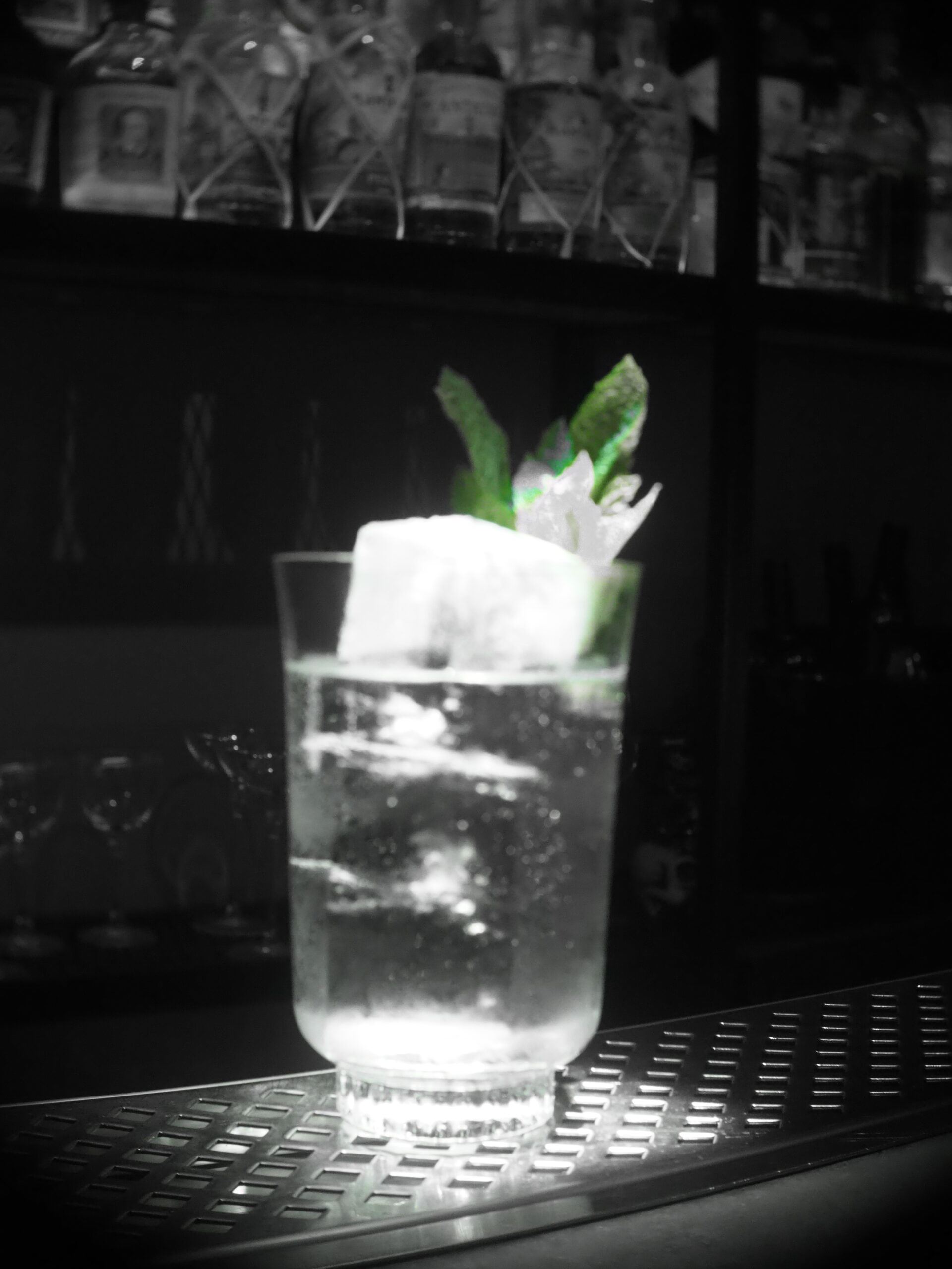 Bocas the Bar – Κάτω από την πιο διάσημη βουκαμβίλια της Πάτρας - FlagInLife