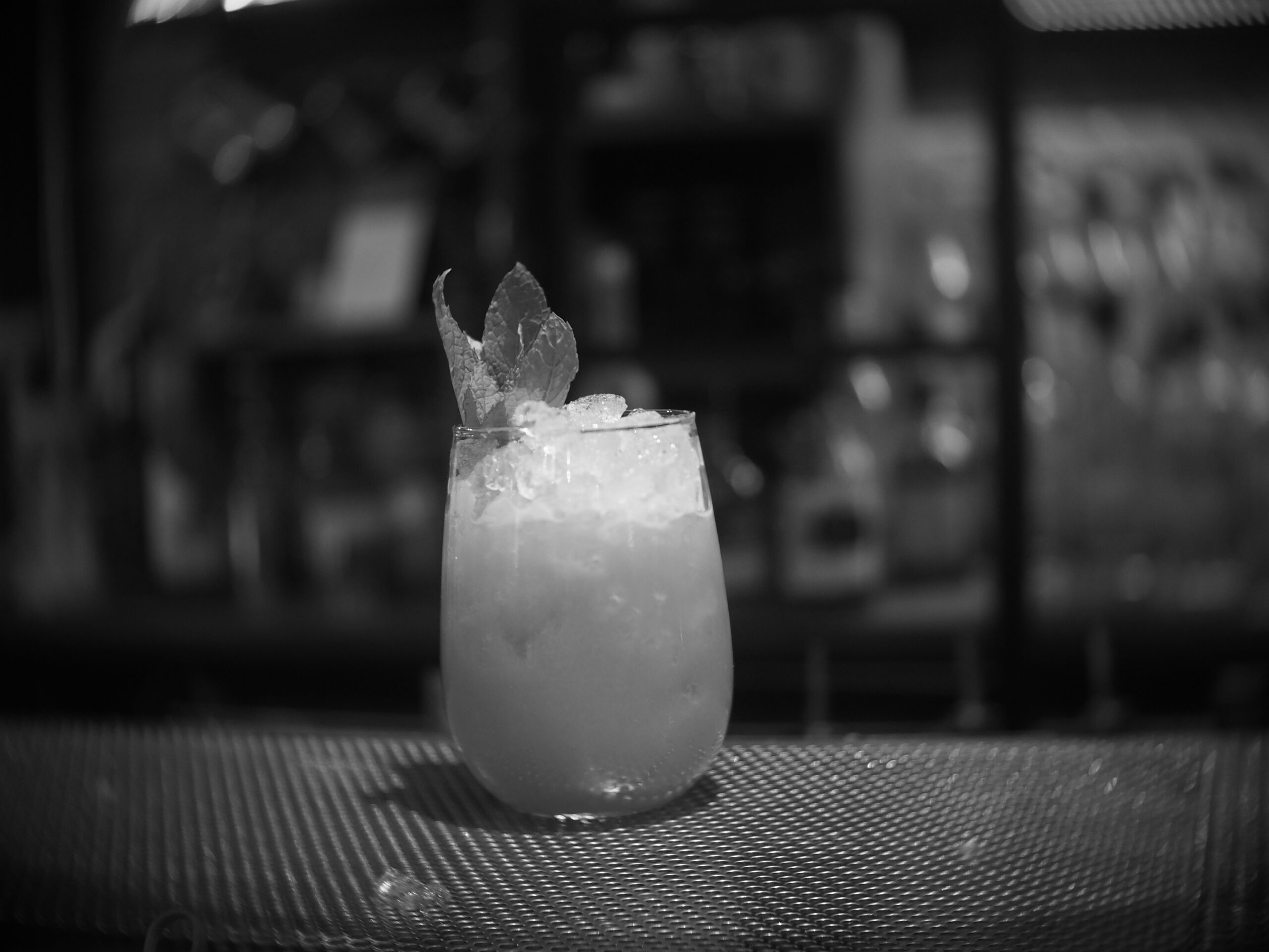 Cube – Το μικρό all day στον Βόλο με μεγάλα cocktails - FlagInLife
