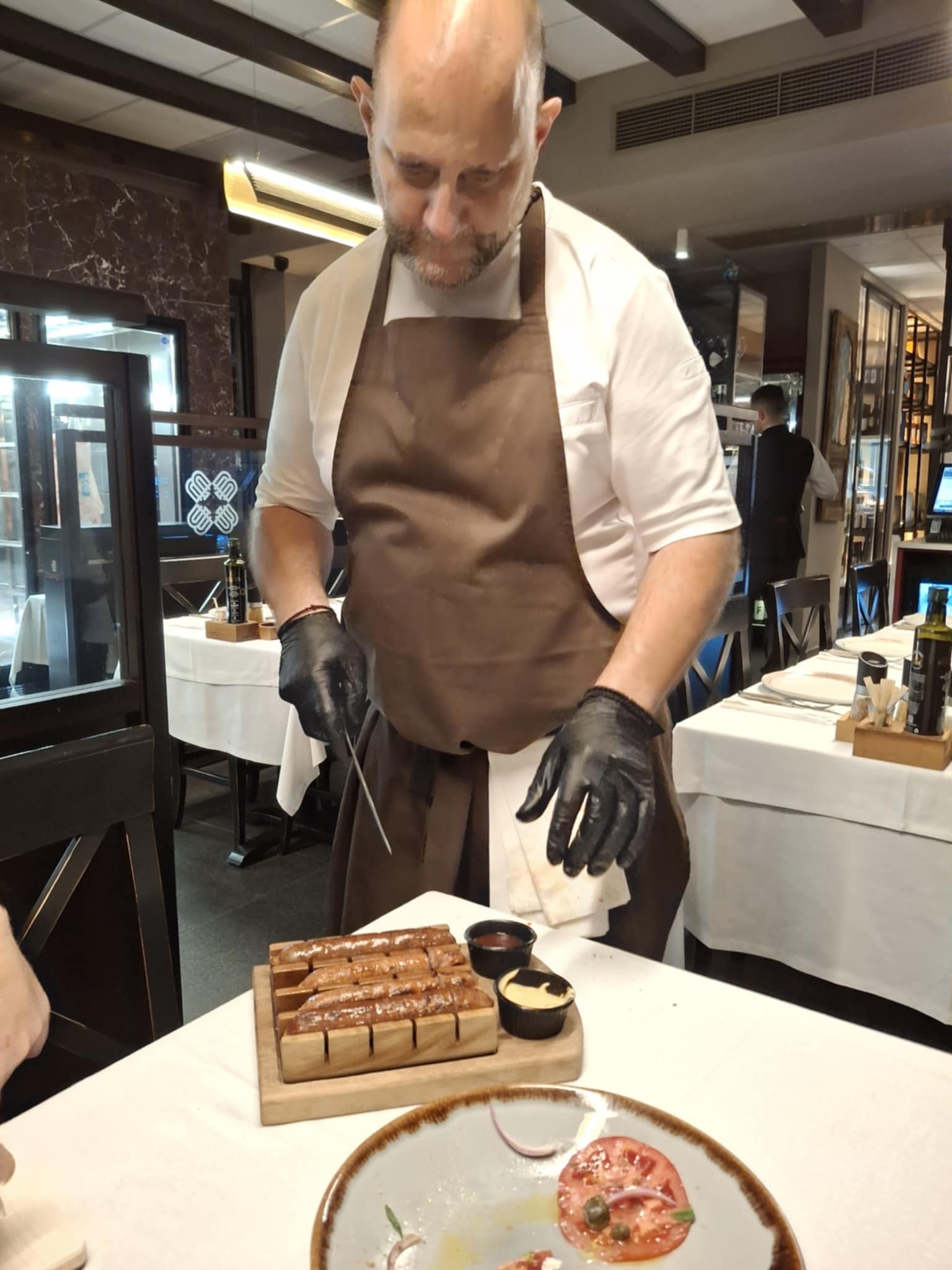 Basegrill Γλυφάδα: Κάθε επίσκεψη στο εστιατόριο που μας επανασύστησε το κρέας είναι μια μικρή γιορτή  - FlagInLife