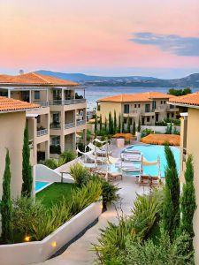 Crystal Waters Hotel: Ένα πολυτελές καταφύγιο στις Ανατολικές ακτές της Λευκάδας - FlagInLife