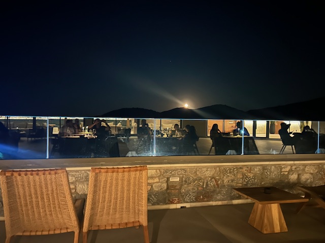 Heromylos Resort: Σε μια όμορφη παραλία της ανατολικής Εύβοιας - FlagInLife
