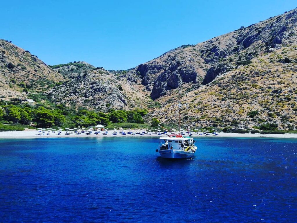 Ύδρα: λίγο κρασί, λίγο θάλασσα και την ησυχία μου! - FlagInLife