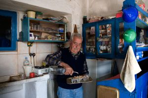 Καφενείο Τα Τάρταλα: Η αναβίωση ενός Κρητικού θεσμού στον Nότο του Ρεθύμνου 3 Καφενείο Τα Τάρταλα: Η αναβίωση ενός Κρητικού θεσμού στον Nότο του Ρεθύμνου - FlagInLife