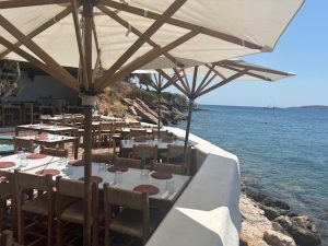 Akti Restaurant: Εκλεκτή ψαροφαγία στην Βουλιαγμένη από τον chef Παναγιώτη Γιακαλή - FlagInLife