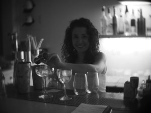 Λοκρός the P2 Bar: Σε μια γραφική πλατεία, αλλά με κοκτέιλ και tapas - FlagInLife