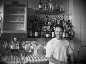 Mannequin: Το Mannequin και η νέα εποχή του bartending στην Πάτρα - FlagInLife