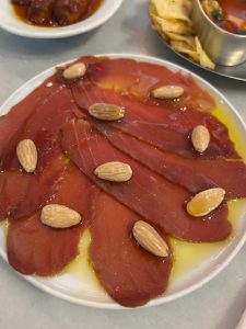 ¡Topa! Η Κρήτη συναντά τη χώρα των Βάσκων σε ένα καφενείο στην Κυψέλη 6 ¡Topa! Η Κρήτη συναντά τη χώρα των Βάσκων σε ένα καφενείο στην Κυψέλη - FlagInLife