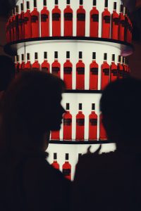 Campari Negroni: Το εμβληματικό cocktail που ενώνει το κλασικό με το σύγχρονο - FlagInLife
