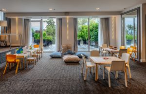 Tο “Sunday Friends & Family Brunch”, επιστρέφει στο La Suite Rooftop Restaurant του St. George Lycabettus την Κυριακή 2 Νοεμβρίου! 2 Tο “Sunday Friends & Family Brunch”, επιστρέφει στο La Suite Rooftop Restaurant του St. George Lycabettus την Κυριακή 2 Νοεμβρίου! - FlagInLife