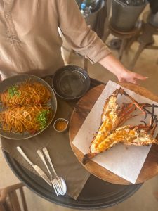 Krabo Beach Restaurant: Το summer classic πόστο, σε μια boho-chic παραλία στο Καβούρι - FlagInLife