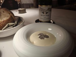 Selene Restaurant: Ανεβαίνοντας με συνέπεια τον δρόμο προς την κορυφή - FlagInLife