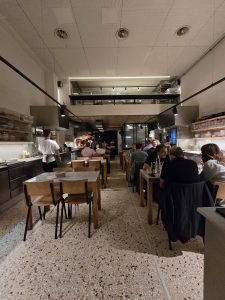 ΑΚΡΑ: Ένα «παιδί» της εστίασης του σήμερα - FlagInLife