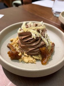 Garum: Ο Χρήστος Γλωσσίδης επαναφέρει τον αρχαιοελληνικό γάρο, στο δικό του εστιατόριο στο Μετς 7 Garum: Ο Χρήστος Γλωσσίδης επαναφέρει τον αρχαιοελληνικό γάρο, στο δικό του εστιατόριο στο Μετς - FlagInLife