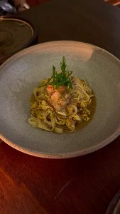 Garum: Ο Χρήστος Γλωσσίδης επαναφέρει τον αρχαιοελληνικό γάρο, στο δικό του εστιατόριο στο Μετς 6 Garum: Ο Χρήστος Γλωσσίδης επαναφέρει τον αρχαιοελληνικό γάρο, στο δικό του εστιατόριο στο Μετς - FlagInLife