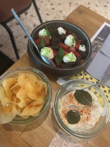 Το «Meigma» στον Κεραμεικό συστήνεται ως μεζεδοπωλείο...αλλά δεν μοιάζει με κανένα - FlagInLife