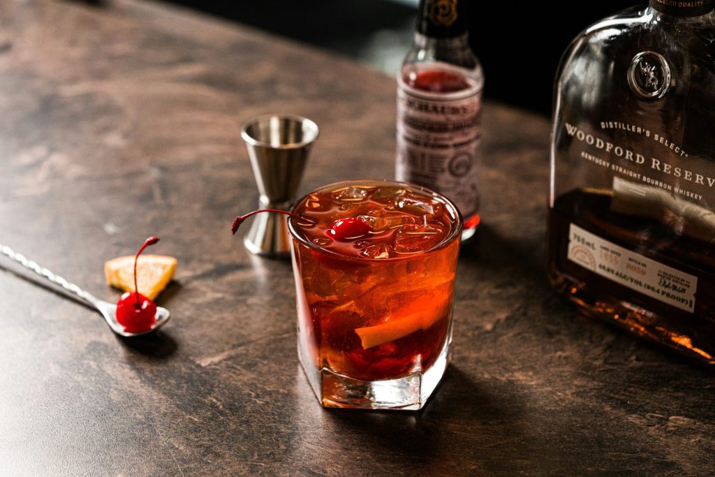 Cocktails με ουίσκι: 4 κλασικές συνταγές και ιδανικά food pairings - FlagInLife