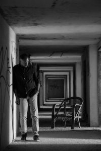 Ο Ορέστης Ντάντος στο προσκήνιο: η μουσική που αγγίζει - FlagInLife