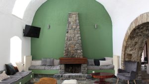 Χριστούγεννα στη Βαμβακού: το ορεινό χωριό του Πάρνωνα ντύνεται γιορτινά 5 Χριστούγεννα στη Βαμβακού: το ορεινό χωριό του Πάρνωνα ντύνεται γιορτινά - FlagInLife