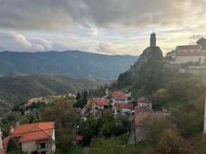 Αράχωβα: Ένα διήμερο στην «Αρχόντισσα του Παρνασσού» - FlagInLife