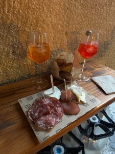 Μια Χριστουγεννιάτικη Βόλτα από την Κηφισιά έως τον Πειραιά - FlagInLife