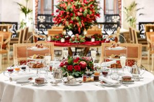 H ΚΑΡΔΙΑ ΤΩΝ ΓΙΟΡΤΩΝ ΧΤΥΠΑ ΣΤΑ ΞΕΝΟΔΟΧΕΙΑ ΜΕΓΑΛΗ ΒΡΕΤΑΝΝΙΑ & KING GEORGE 4 H ΚΑΡΔΙΑ ΤΩΝ ΓΙΟΡΤΩΝ ΧΤΥΠΑ ΣΤΑ ΞΕΝΟΔΟΧΕΙΑ ΜΕΓΑΛΗ ΒΡΕΤΑΝΝΙΑ & KING GEORGE - FlagInLife