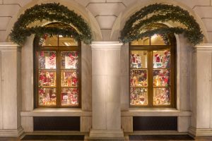 H ΚΑΡΔΙΑ ΤΩΝ ΓΙΟΡΤΩΝ ΧΤΥΠΑ ΣΤΑ ΞΕΝΟΔΟΧΕΙΑ ΜΕΓΑΛΗ ΒΡΕΤΑΝΝΙΑ & KING GEORGE 1 H ΚΑΡΔΙΑ ΤΩΝ ΓΙΟΡΤΩΝ ΧΤΥΠΑ ΣΤΑ ΞΕΝΟΔΟΧΕΙΑ ΜΕΓΑΛΗ ΒΡΕΤΑΝΝΙΑ & KING GEORGE - FlagInLife