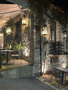 Dexamanes 22: Μια ξεχωριστή πρόταση στην Άνω Πόλη της Πάτρας - FlagInLife