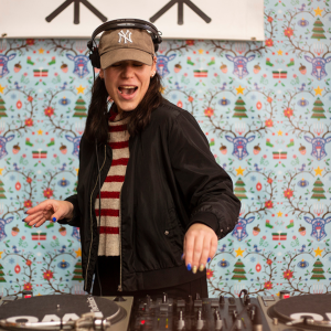 The Meet Market Xmas Edition: 10 Μέρες Χριστουγέννων - FlagInLife