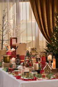 H ΚΑΡΔΙΑ ΤΩΝ ΓΙΟΡΤΩΝ ΧΤΥΠΑ ΣΤΑ ΞΕΝΟΔΟΧΕΙΑ ΜΕΓΑΛΗ ΒΡΕΤΑΝΝΙΑ & KING GEORGE 2 H ΚΑΡΔΙΑ ΤΩΝ ΓΙΟΡΤΩΝ ΧΤΥΠΑ ΣΤΑ ΞΕΝΟΔΟΧΕΙΑ ΜΕΓΑΛΗ ΒΡΕΤΑΝΝΙΑ & KING GEORGE - FlagInLife